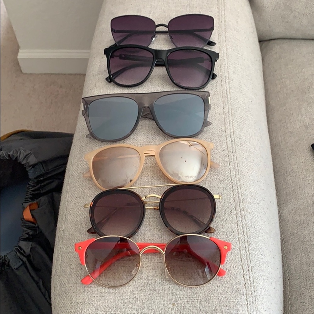 Multiple sunglasses